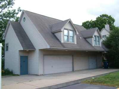 House at 318 South Prairie St